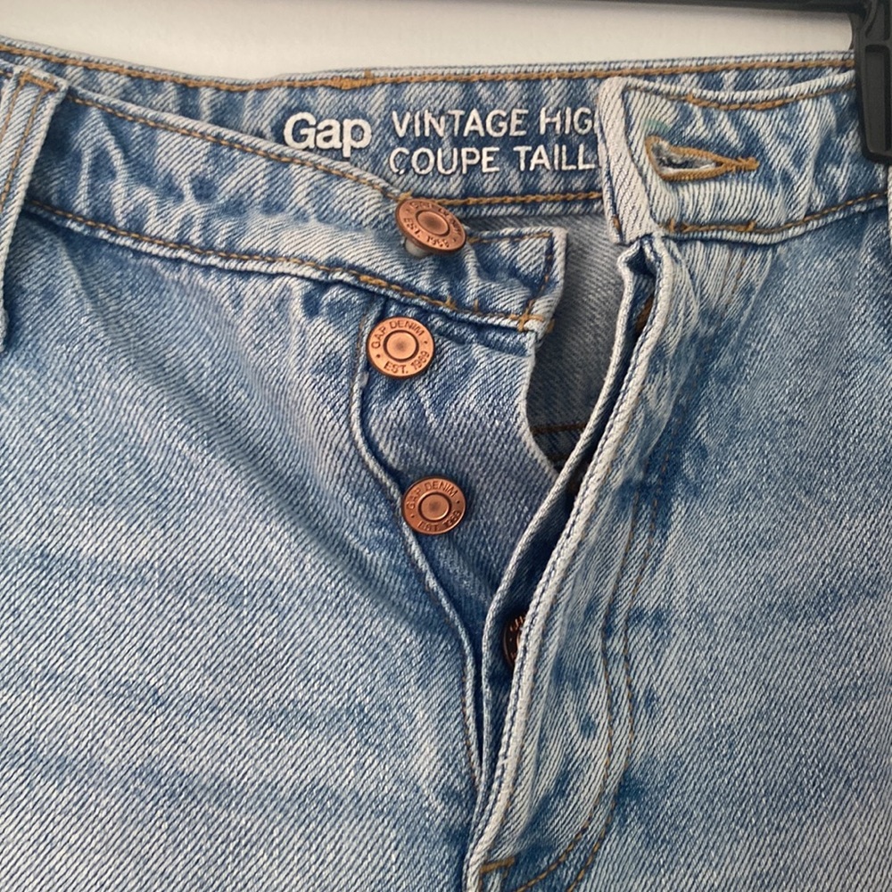 Light wash jeans - Picture 2 of 5